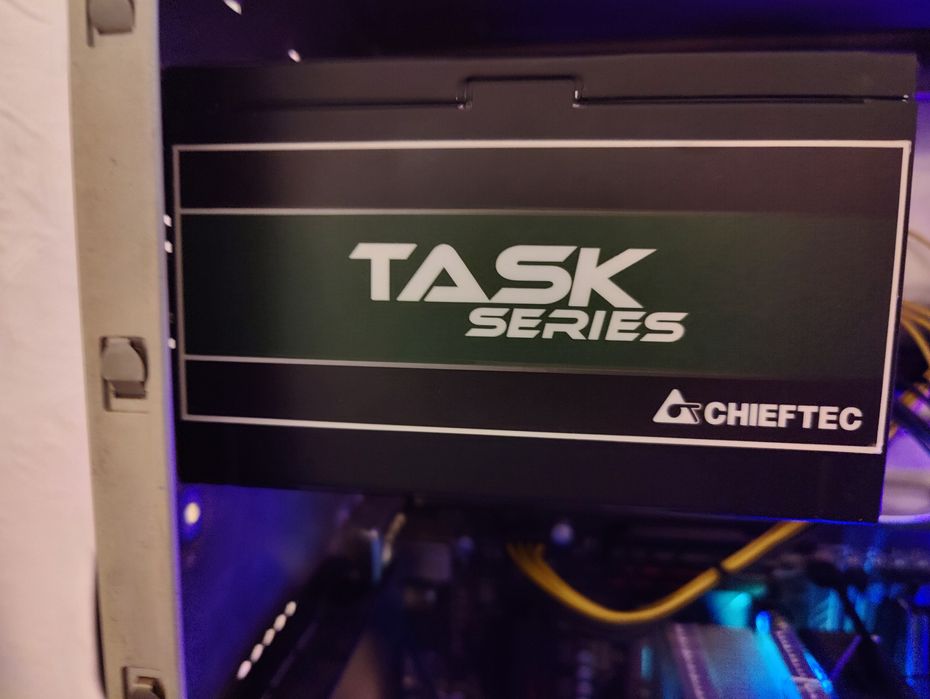 Блок питания chieftec 650 ват