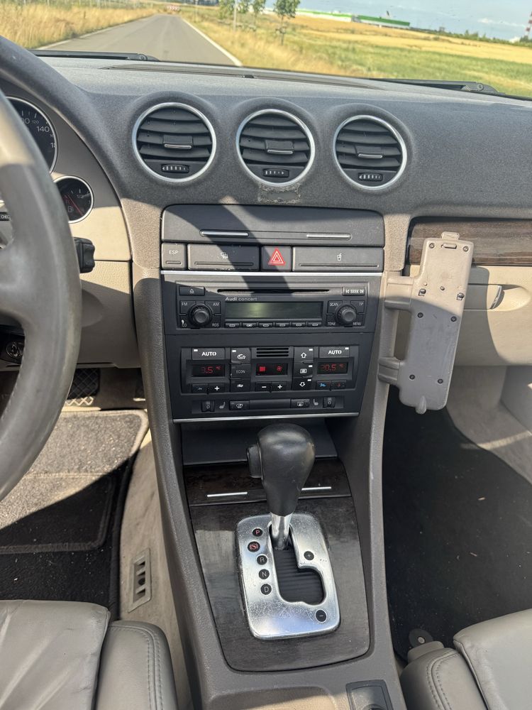 Audi A4 Cabriolet 2.4 V6 Automat | Skóra | R19 Felgi
