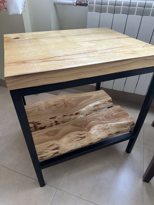 Stolik drewniany 55/45/61 solidny