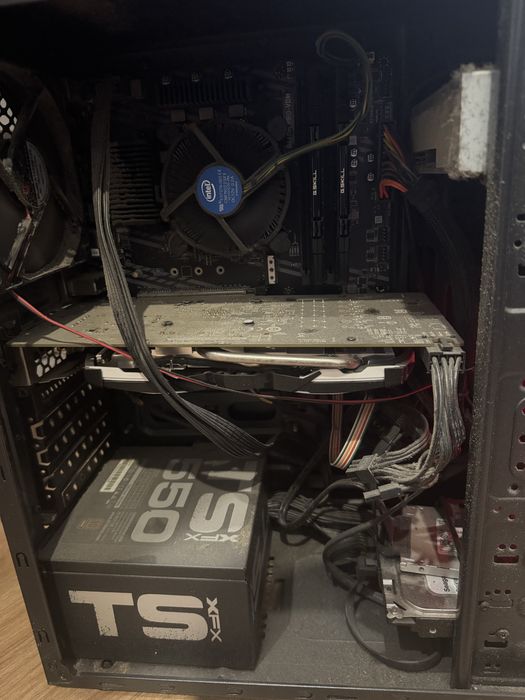 PC computador 16 gb RAM  250 gb ssd e 1TB hdd / i5 10400 / rx 580