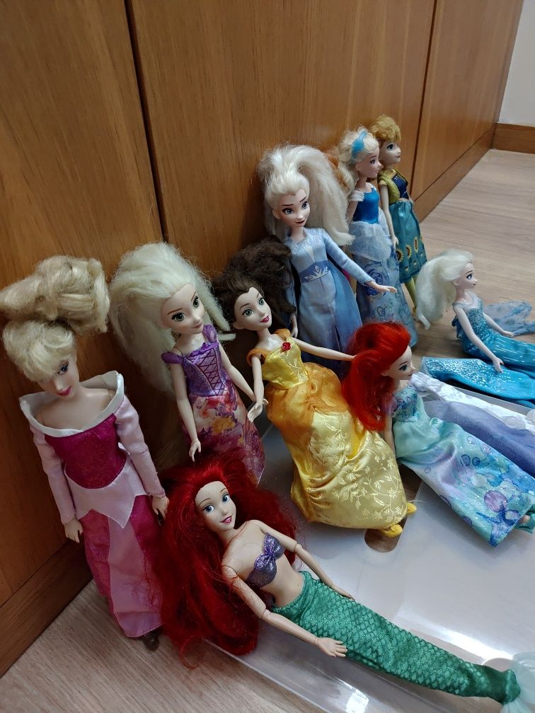 Bonecas oficiais Disney