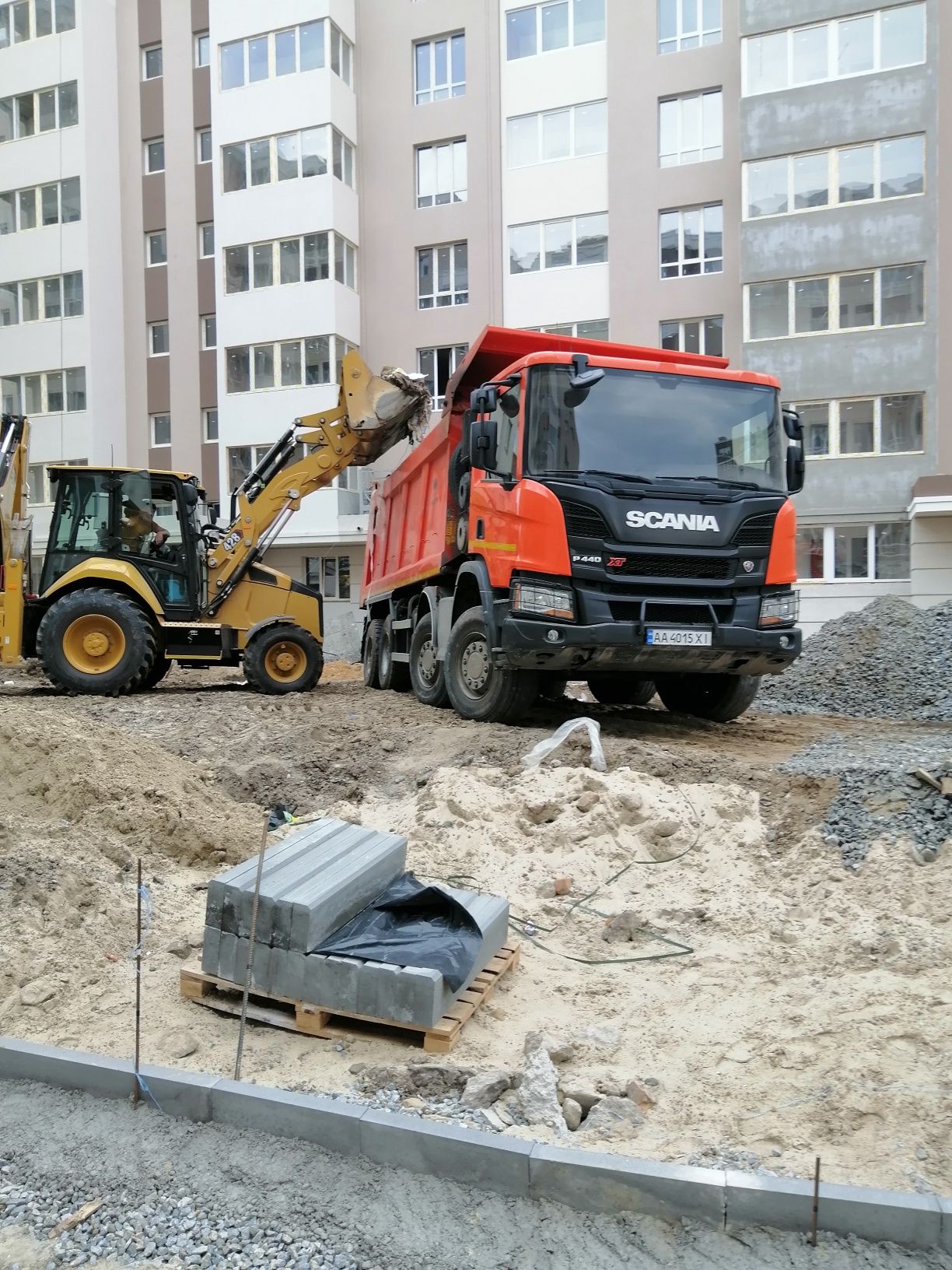 Оренда екскаватора навантажувача