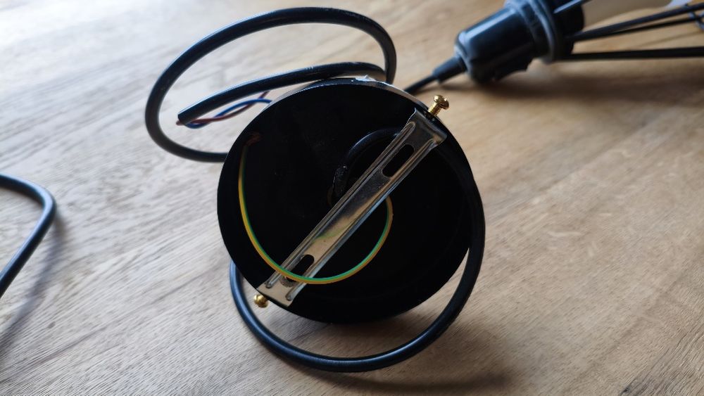 Lampa sufitowa czarna