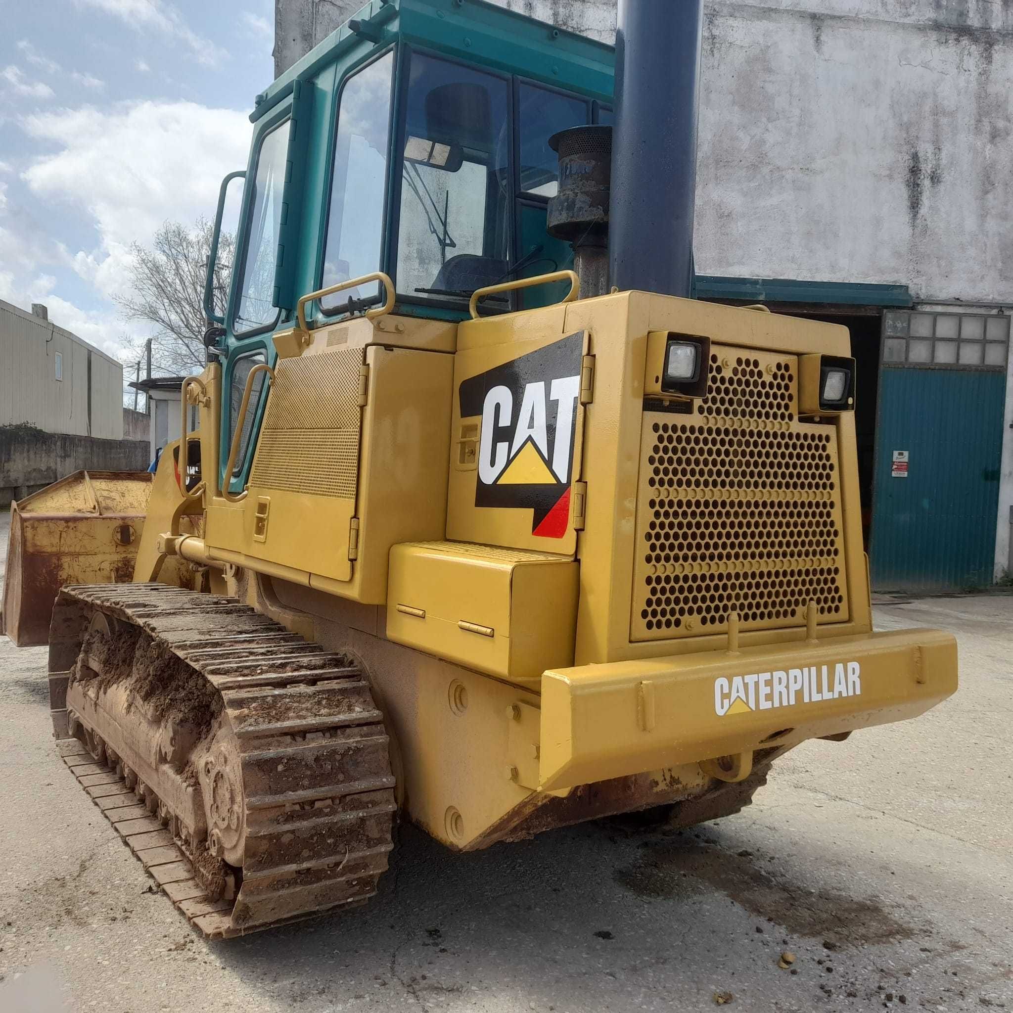 Pá Carregadora Caterpillar 943