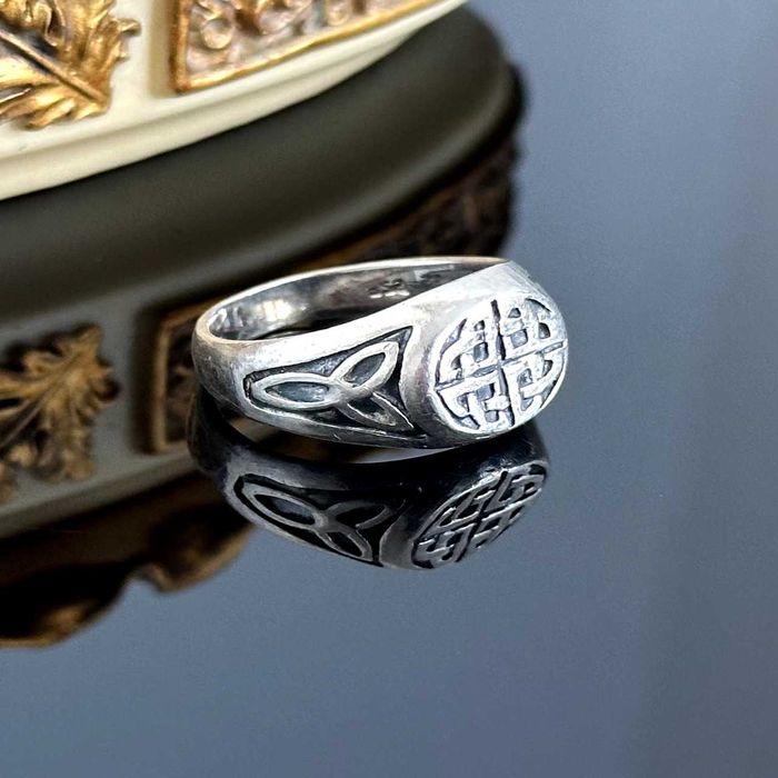 Srebrny sygnet męski z lat 70-tych ubiegłego stulecia - próba 925