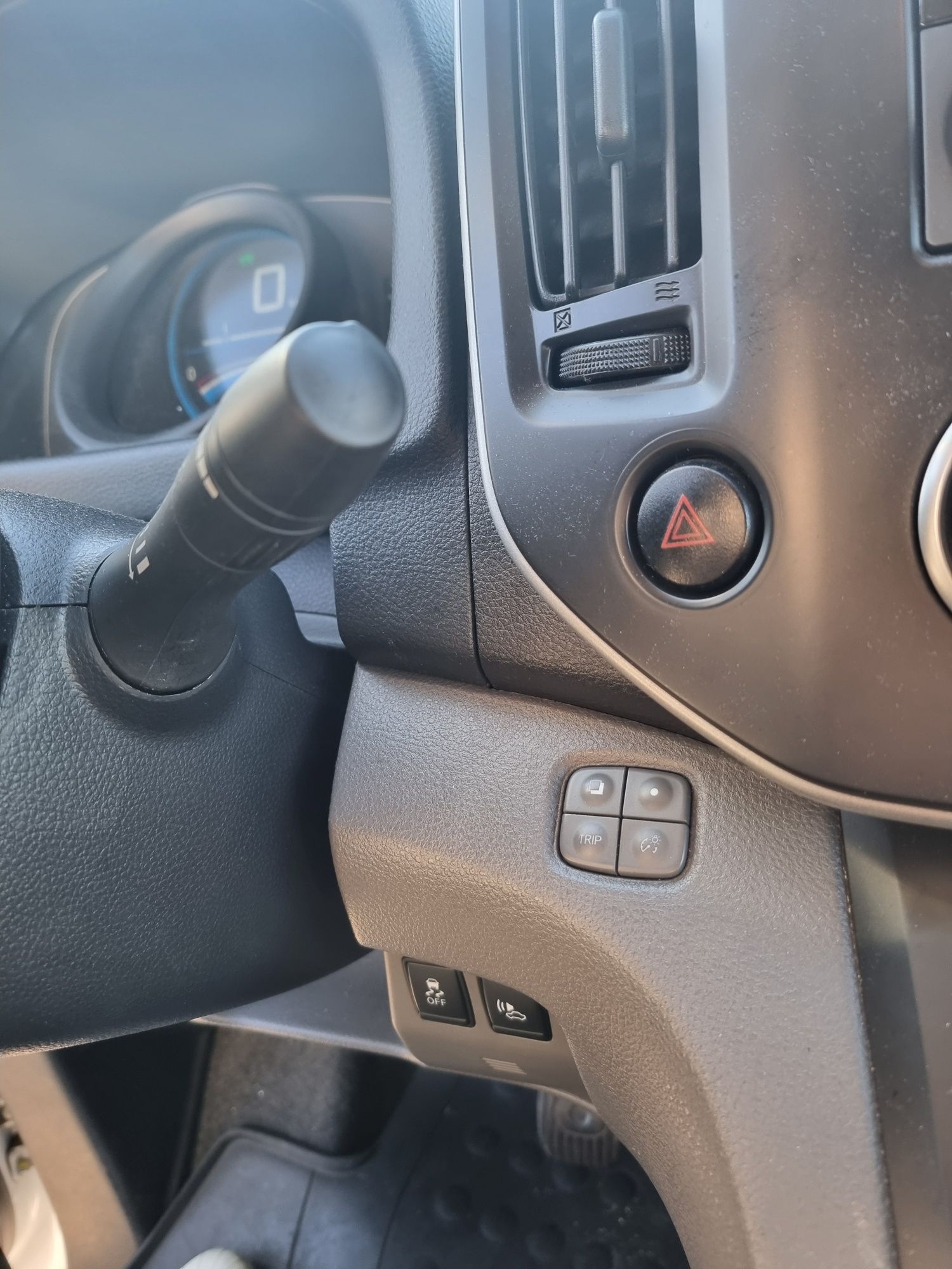 Carrinha  nissan nv200 eléctrica