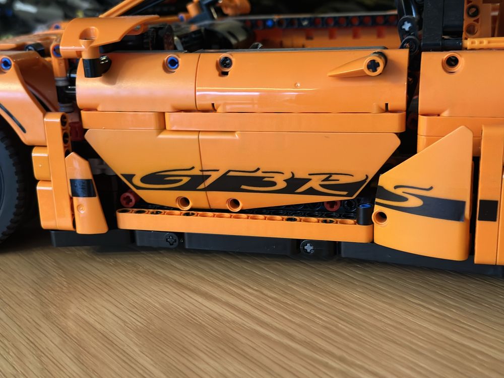 Porsche 911 GT3 RS + Extra Decalques Technic 42056