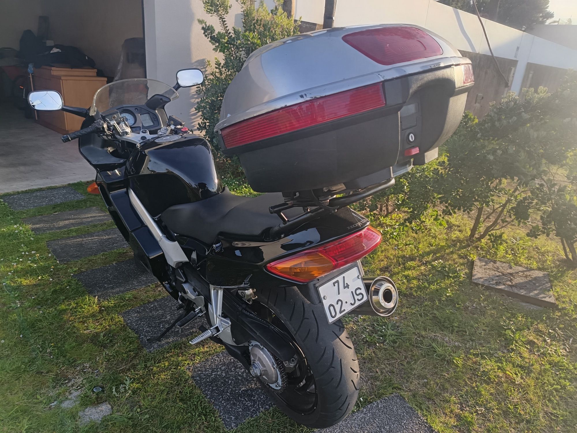 Honda VFR 800 muito estimada