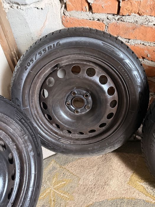 Opony zimowe Debica 205/55/16 jak nowe