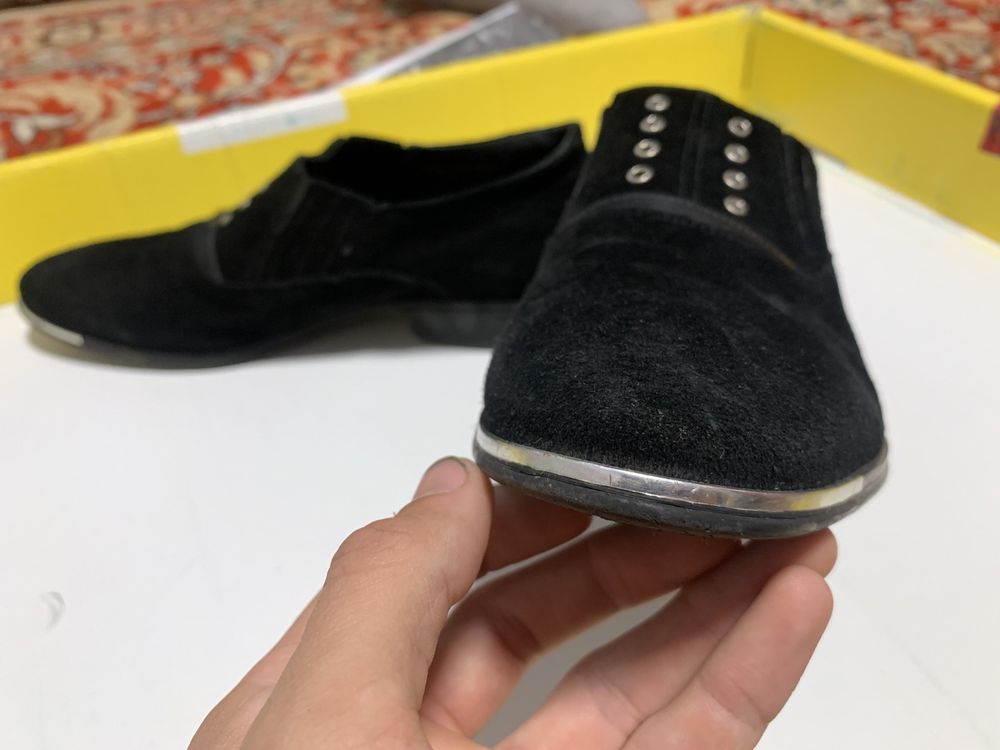 Продам мужские замшевые туфли класические без шнурков замша