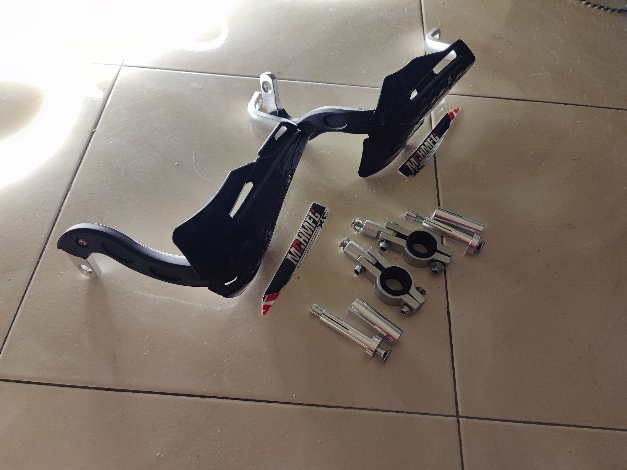 Protetor de mãos/punhos moto