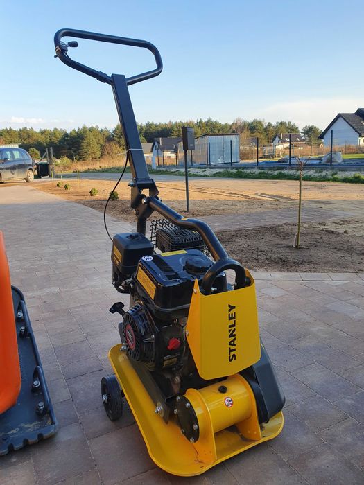 Zagęszczarka SKOCZEK Wiertnica do Betonu Wibrator do Betonu Wynajem