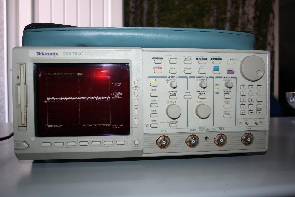 Osciloscopio TEKTRONIX Digital TDS784C