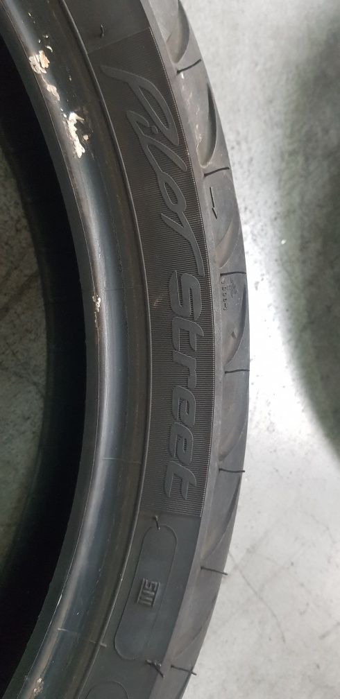 Pneus Bridgestone/Pirelli /Michelin