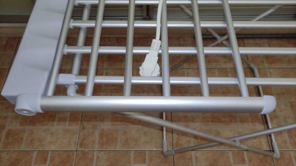 Електрична складна сушарка для білизни Rainberg