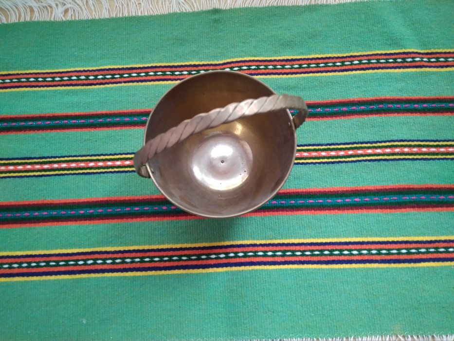 mosiężny koszyczek, miseczka, czarka z uchwytem