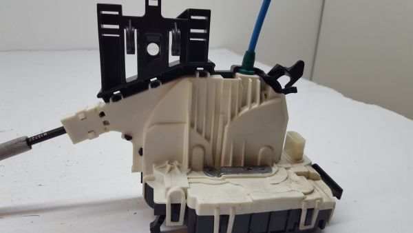 Fechadura / fecho porta trás esquerdo MERCEDES-BENZ Classe A (W176)