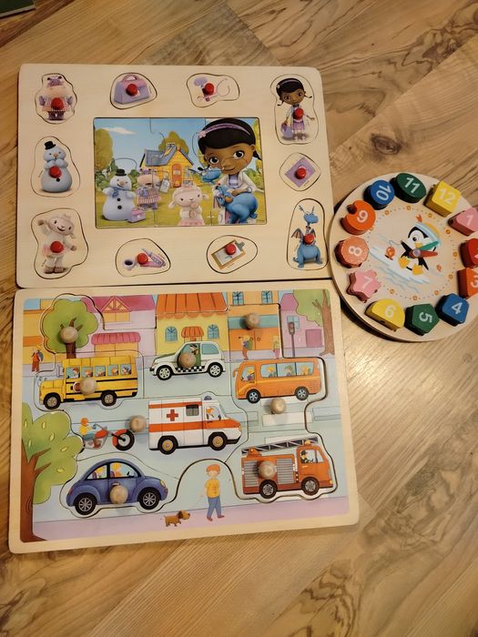 Zestaw drewnianych układanek