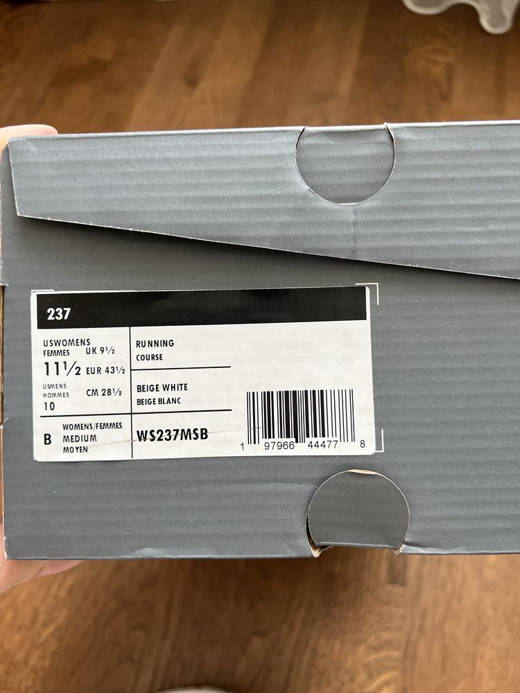 Жіночі кросівки New Balance 237 розмір 43,5 бежевого кольору