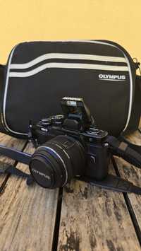 Olympus OM-D E-M10 Mark 2 Trip Kit