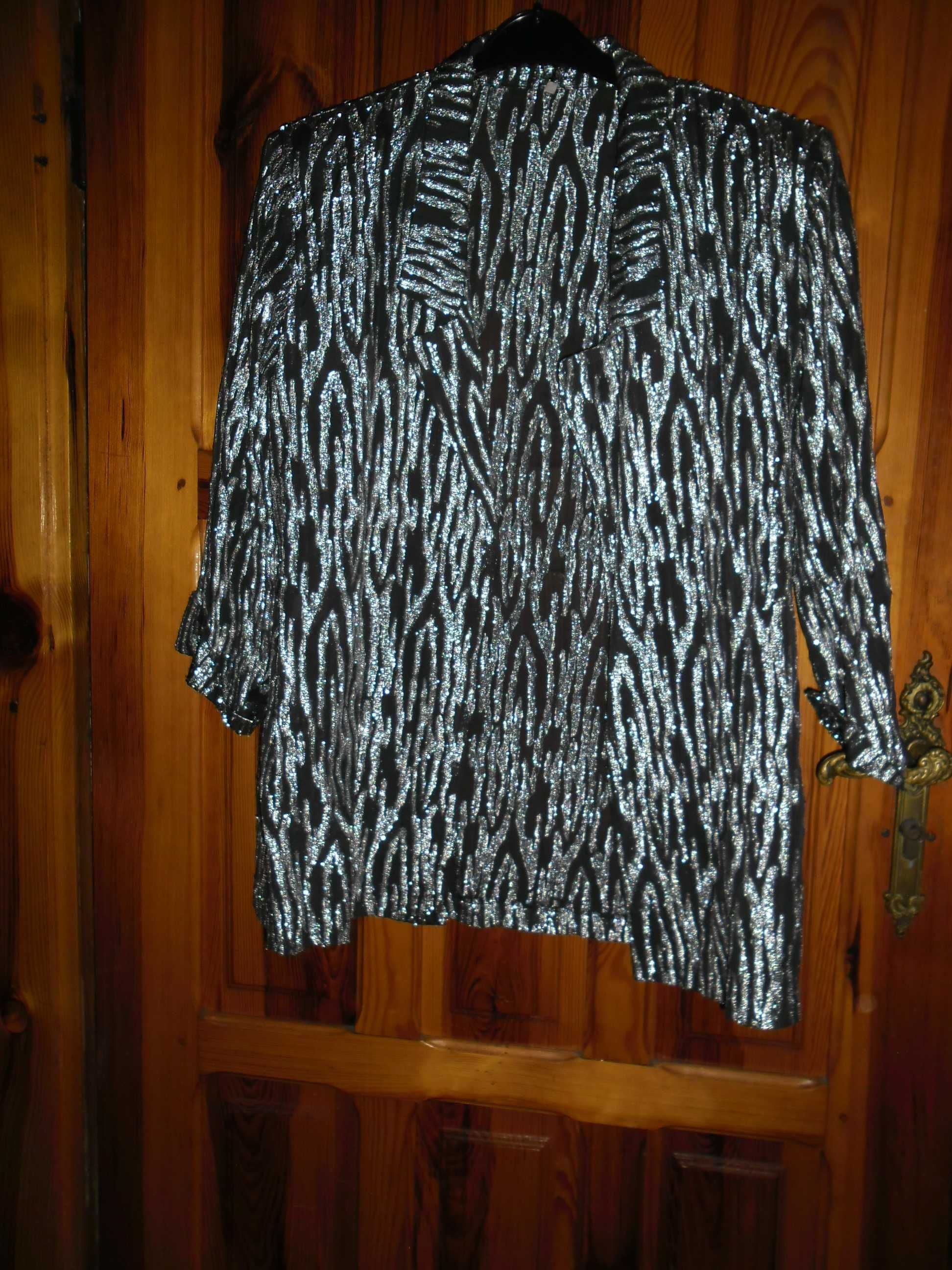 srebrna  cienka marynarka biust 122cm