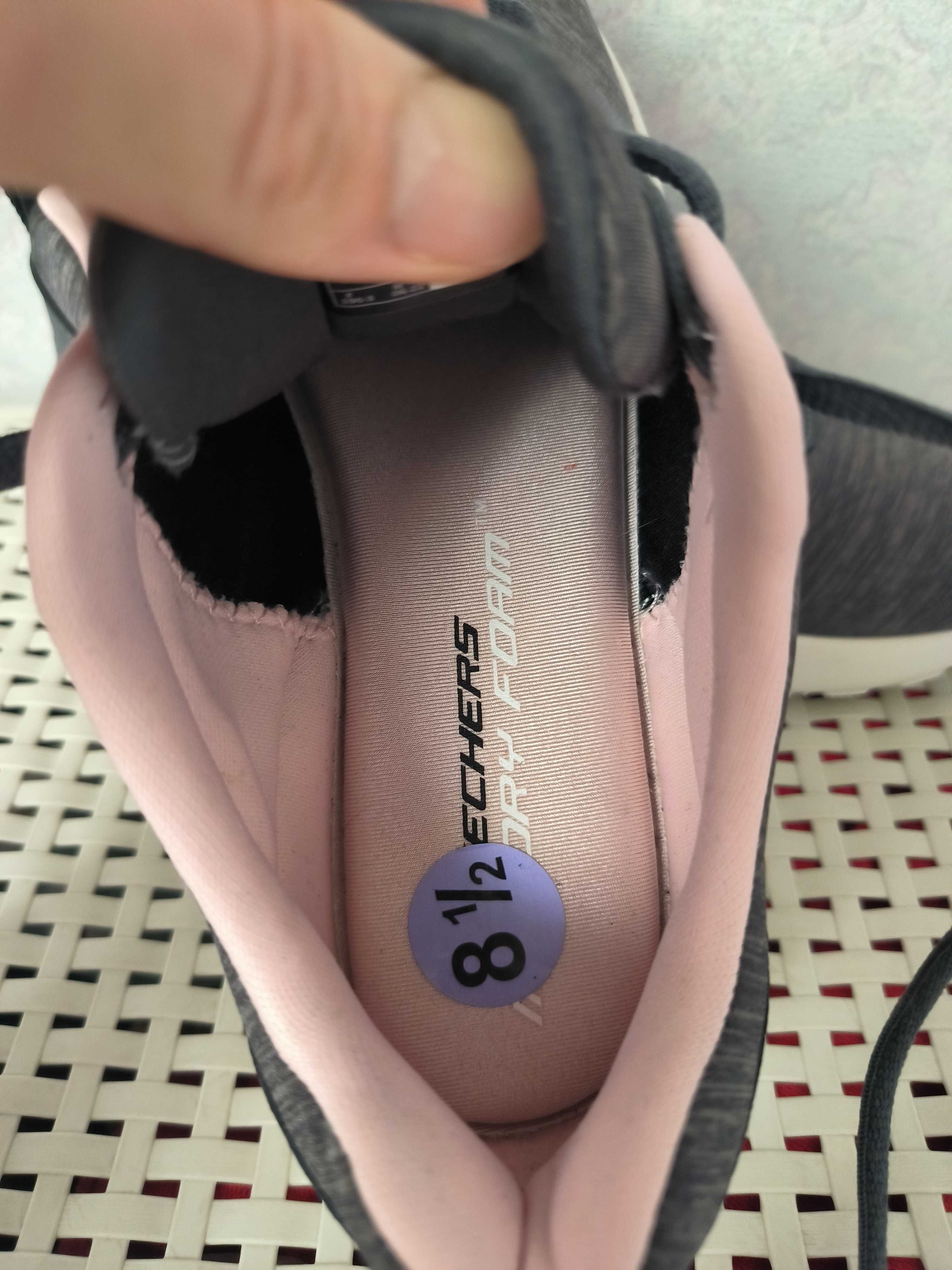 Продам кросовки Skechers ,женские 38 размер
