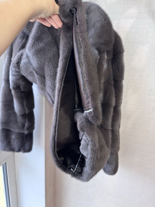 Продам норкову шубу , автоледі