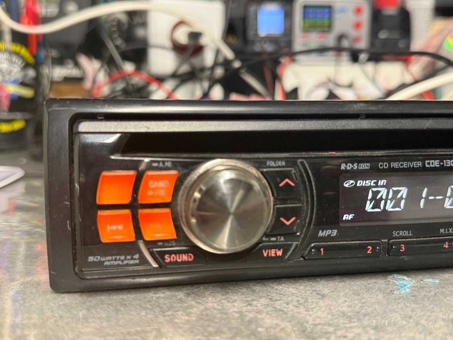 Radio samochodowe Alpine CDE-130RM Land Rover Defender 2007+