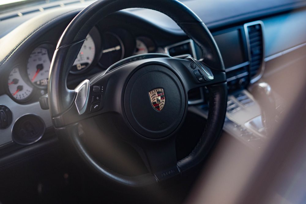 Porsche Panamera 4S 2011