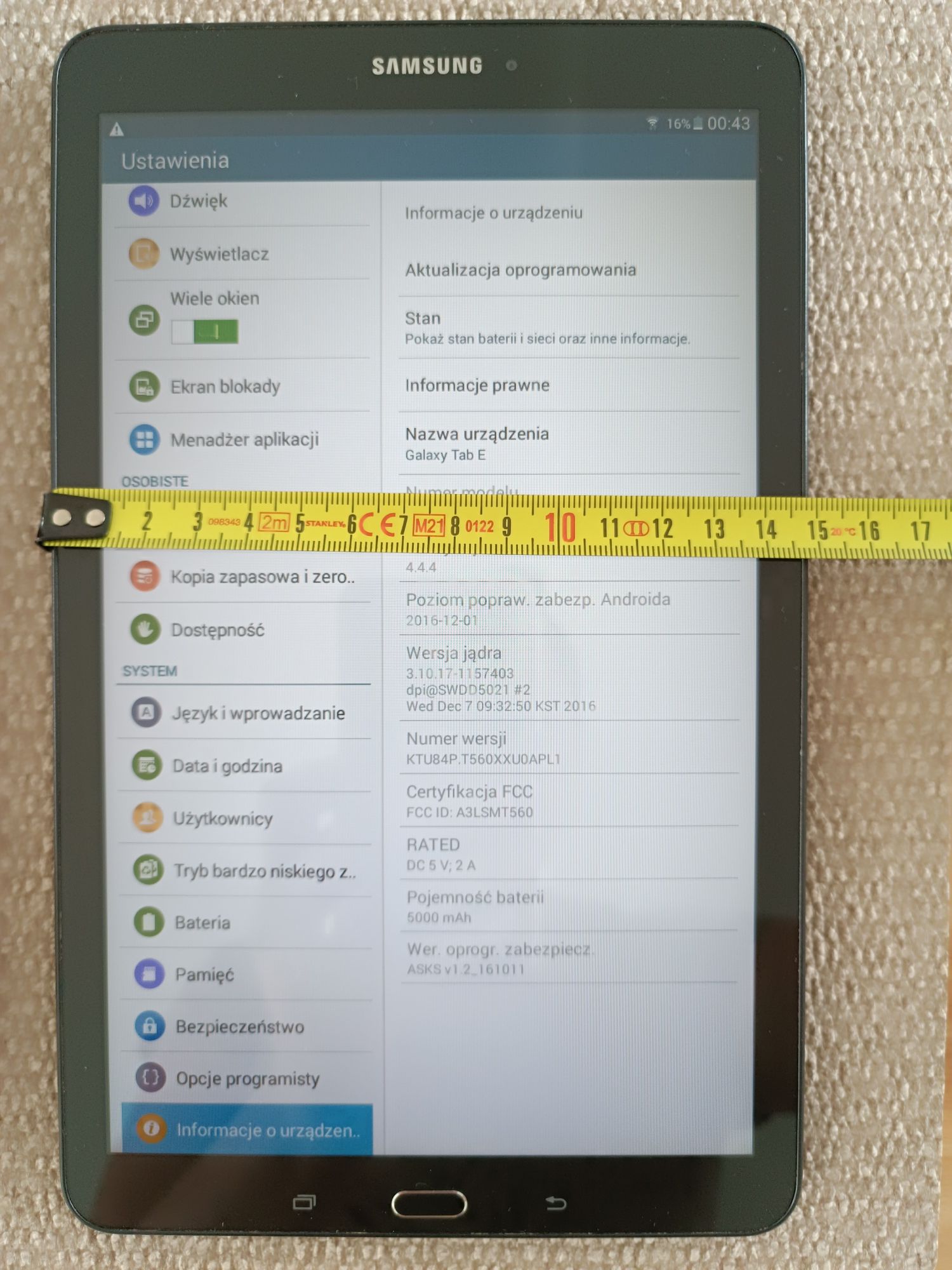 Tablet Samsung Galaxy TAB E plus ładowarka i etui