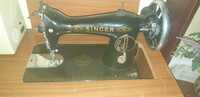Máquina de costura Singer Company com móvel