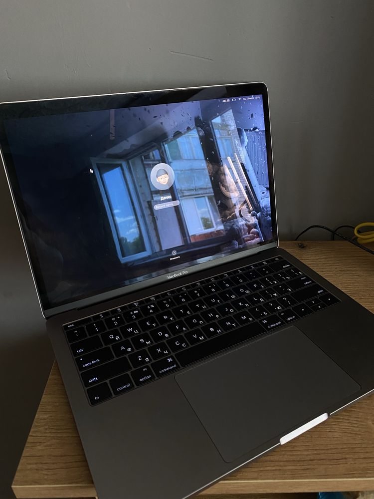 MacBook Pro 2016 (13-inch) i5, 8 ОЗУ, 250 SSD