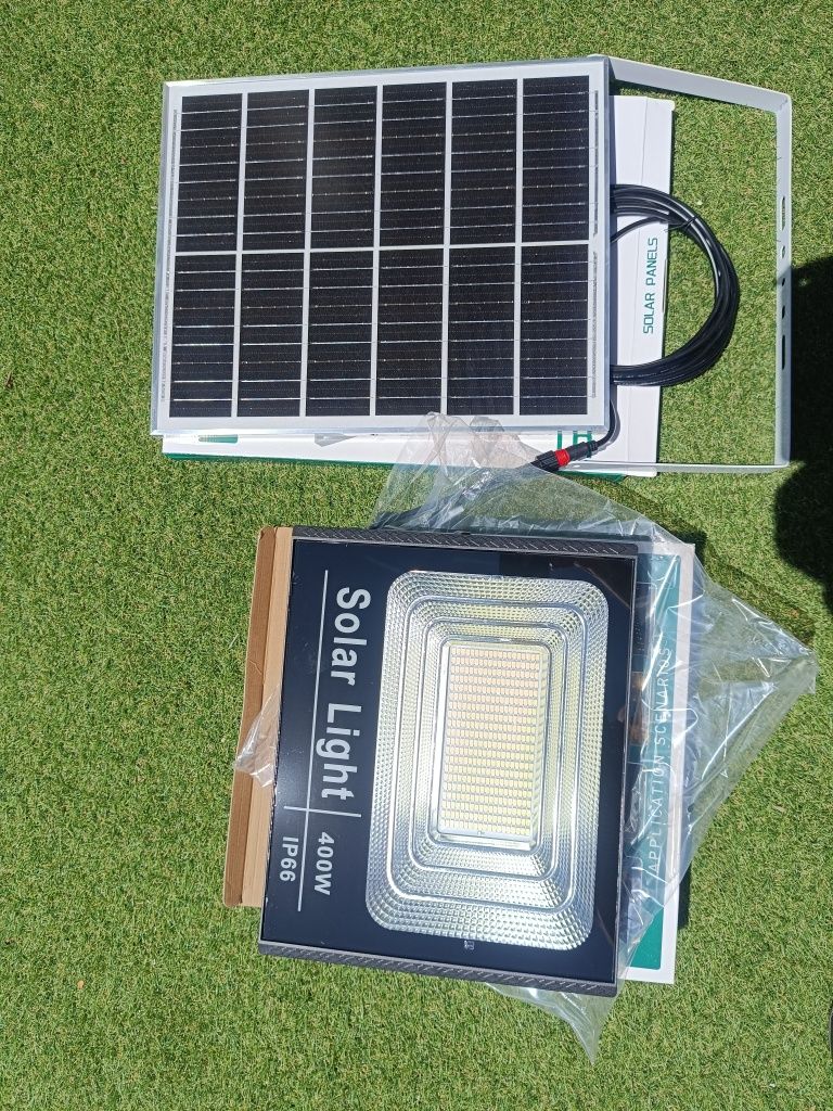 Holofote solar 400W com painel e comando