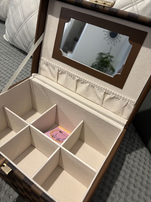 Szkatułka   , kufer