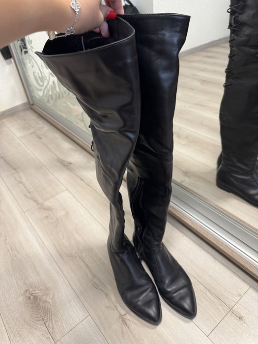 Шкіряні ботфорти за коліно