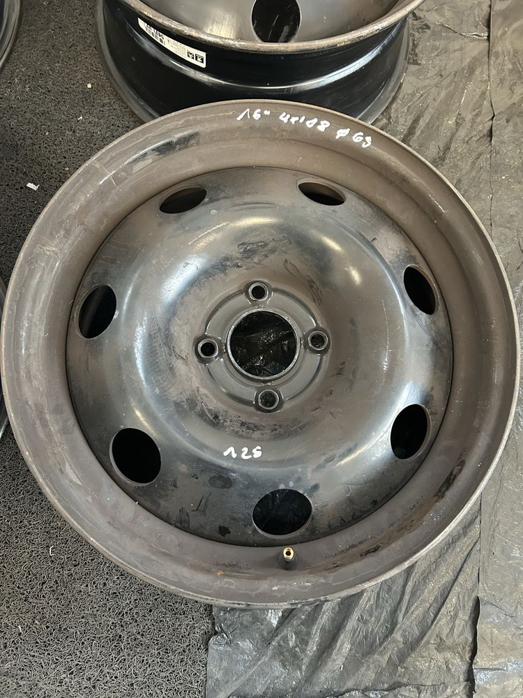 Felgi stalowe stalówki r 16 4x108 otwór 66