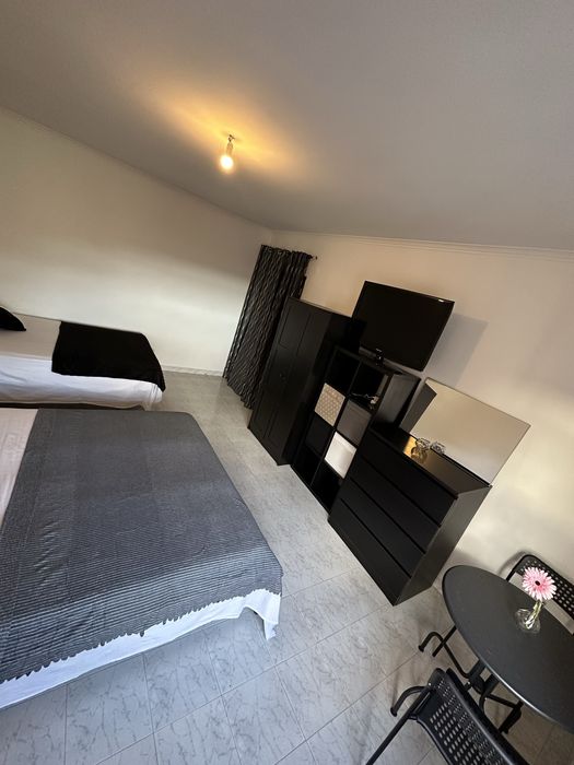QUARTO casal Tapada das Mercês 8 min. da estação