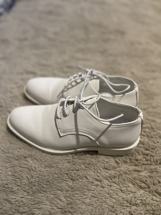 Buty biale dla chłopca na komunie wesele bal itp 36