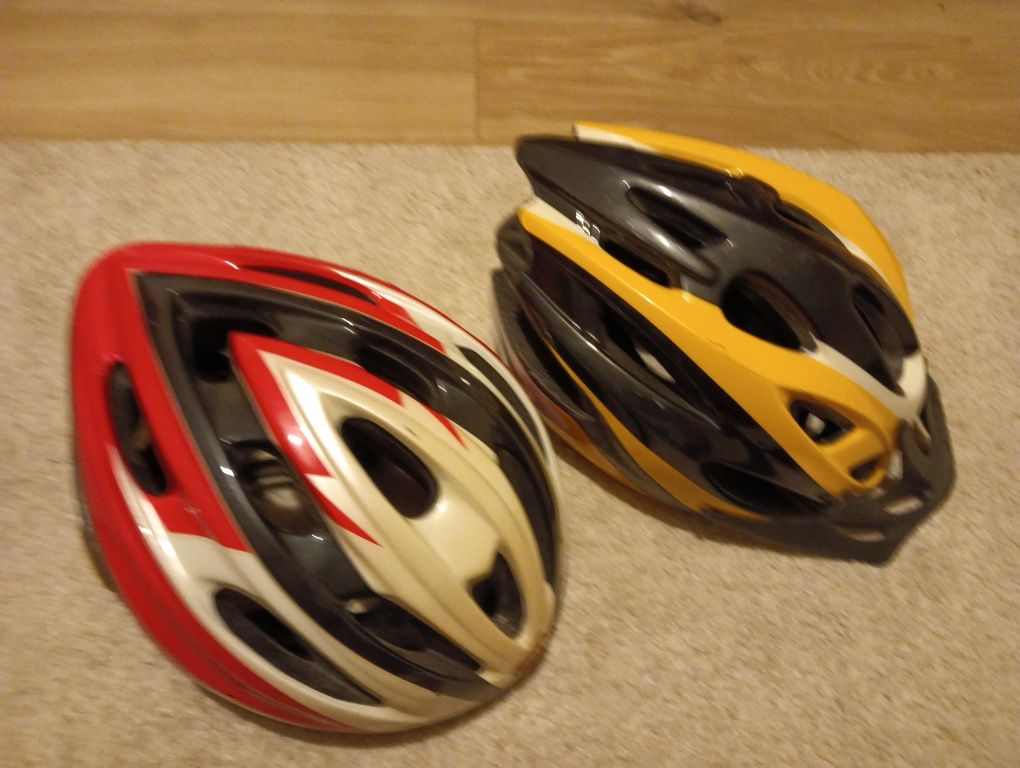 Dois capacetes de bicicleta, etc Adulto	Usados -  Em muito bom estado*