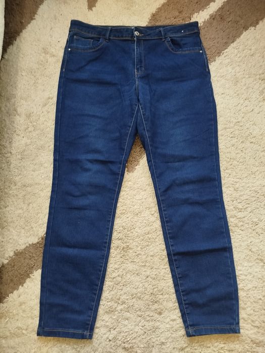 Джинси жіночі не утеплені 48 розміру.