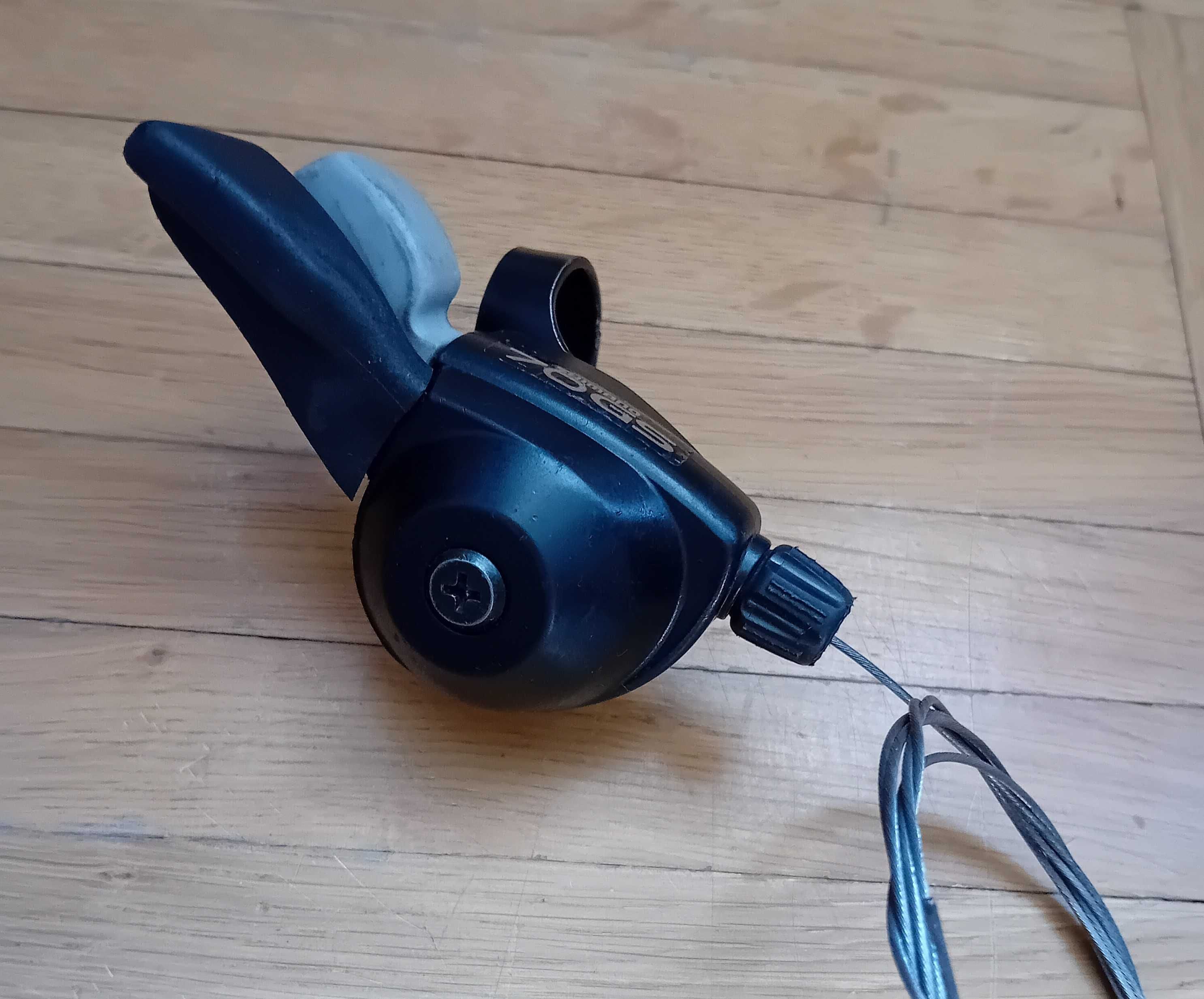 Retro manetka ,dźwignia przerzutki Shimano 70GS, ST-M010 /nowa/.