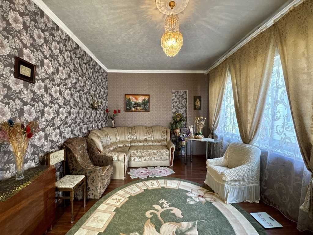 Продається чудовий 2-поверховий будинок. Код №15377