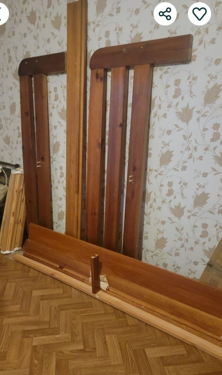 Ліжко з натурального дерева