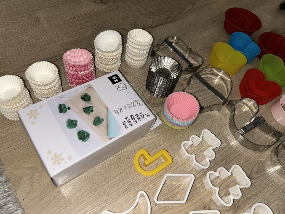 Duży zestaw foremki, patyczki ozdobne, foremki na babeczki