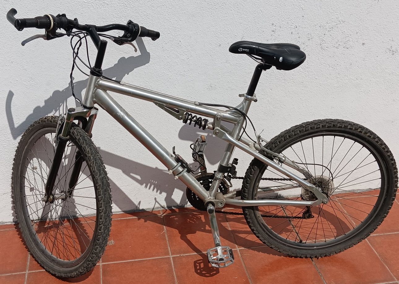 Bicicleta em alumínio roda 26