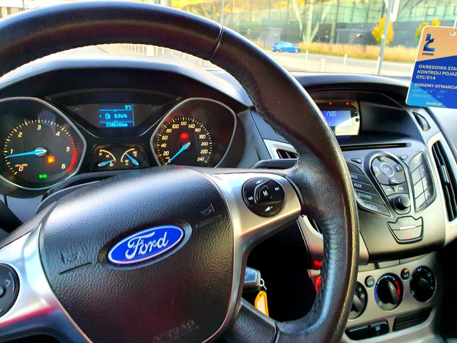 Ford Focus-Wynajem samochodów osobowych/ wynajem na lotnisku