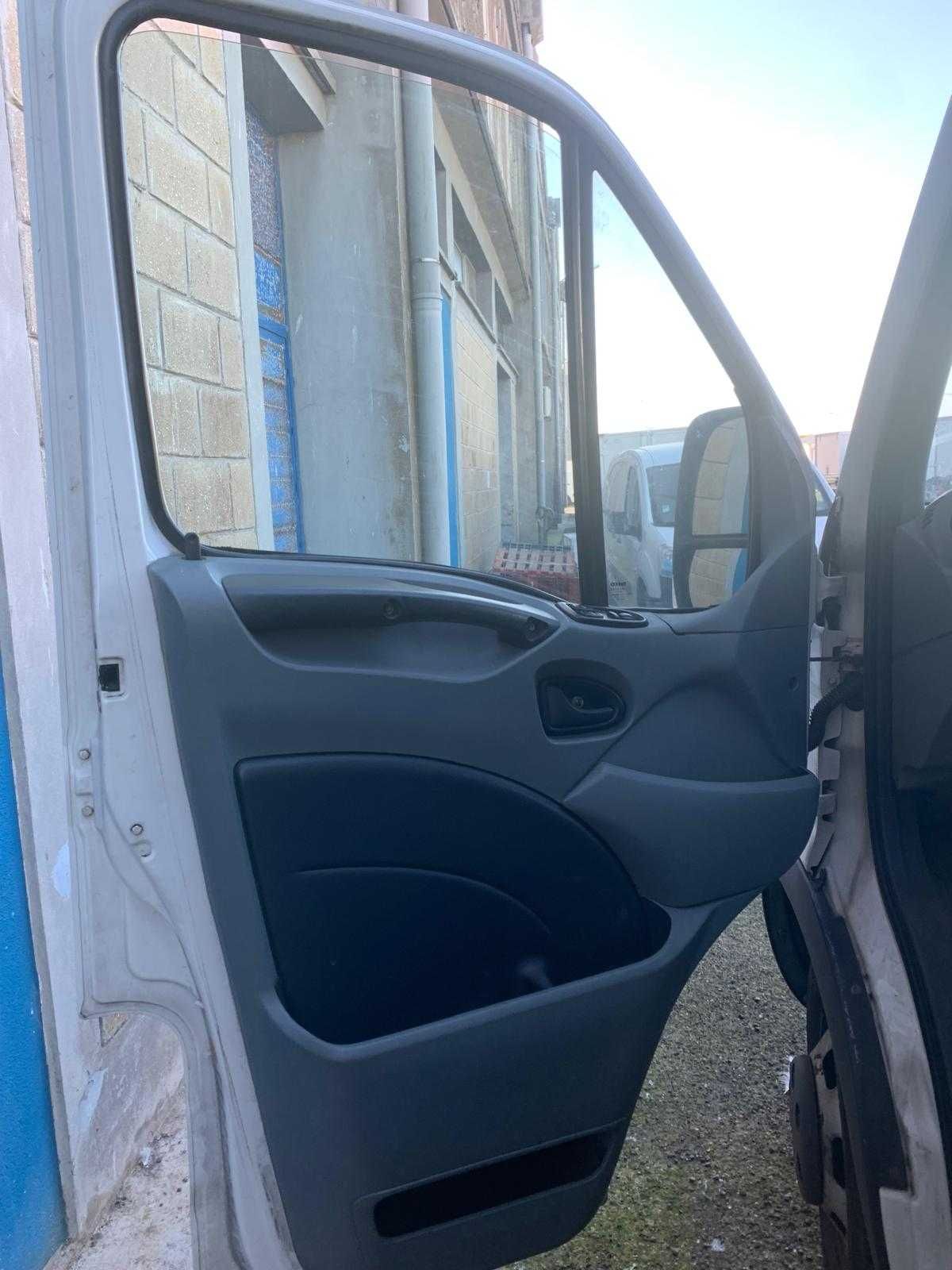 IVECO 40C12 com Caixa Frigorifica e Refrigeração