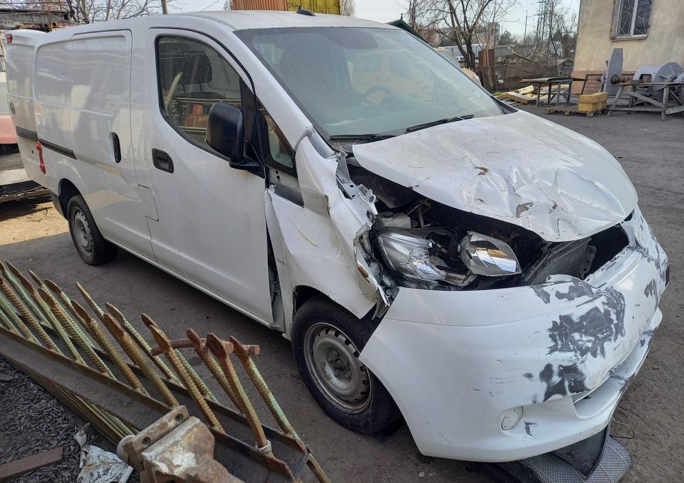 Микроавтобус грузовой Nissan NV 200