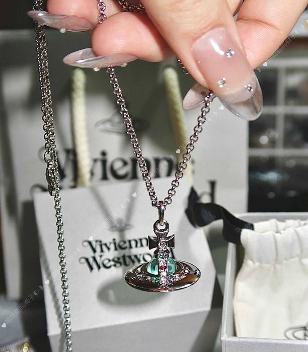 Vivienne Westwood NEW TINY ORB PENDANT--Naszyjnik