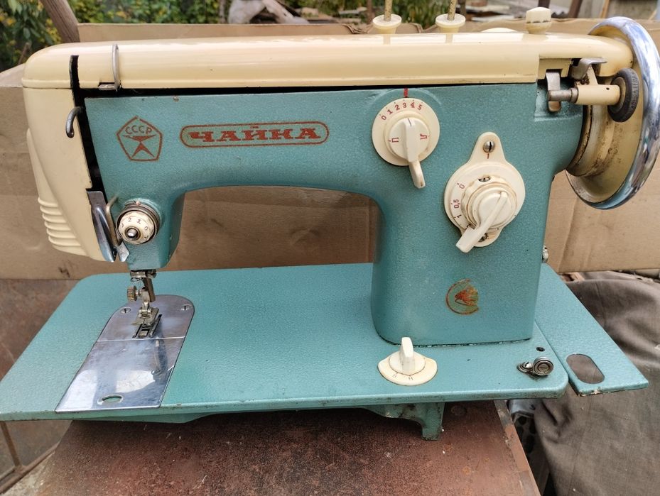 Швейная машинка без тумбы. Чайка.